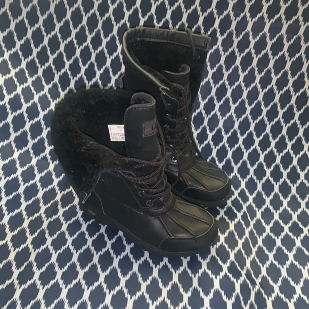 Kids Ugg - Picture 3 of 4